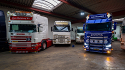 20250330-Tom-Holding-00281 20250330-Tom-Holding-00281
